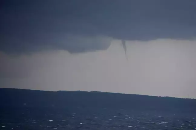 Sinop'ta Sağanak Yağış Sonrası Denizde Hortum Oluştu