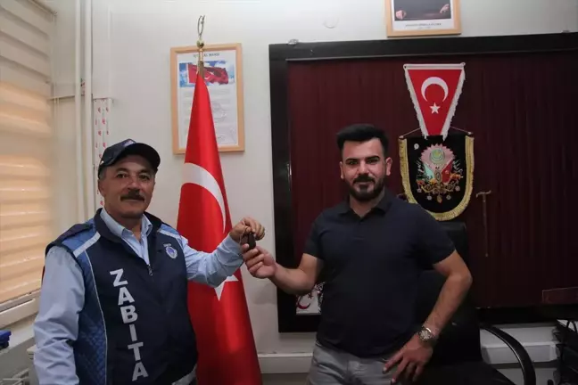 Ahlat'ta Kaybolan Altınlar Sahibine Teslim Edildi