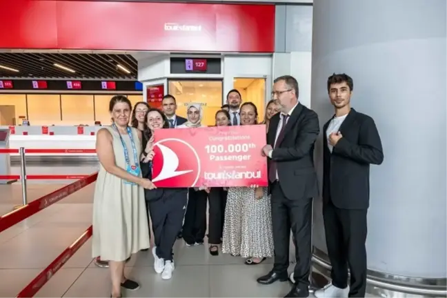 THY'nin Touristanbul Projesi 100 Bininci Yolcusunu Ağırladı