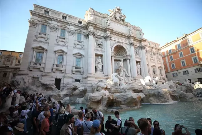 Trevi Çeşmesi'nde Bilet Sistemi Tartışmaları Başladı