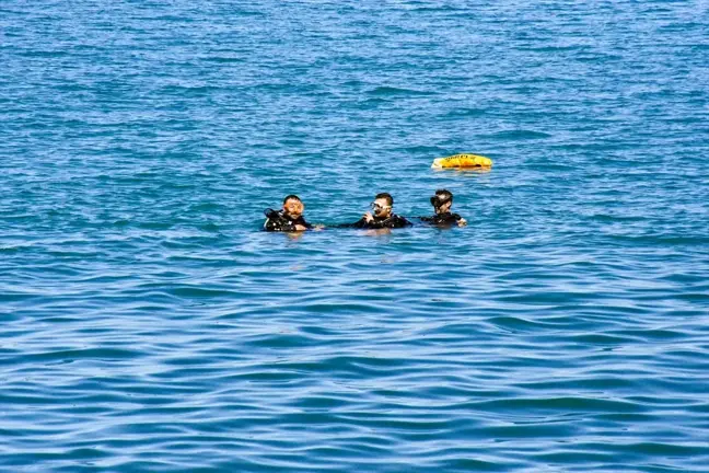 Van Gölü'nde Su Altında Evlilik Teklifi