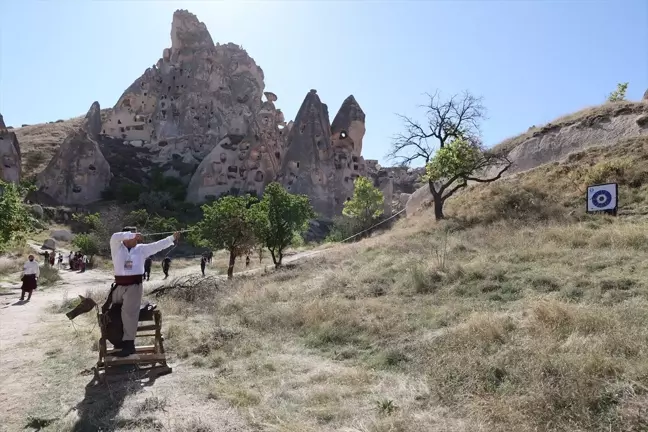 Kapadokya'da Geleneksel Okçuluk Müsabakaları Düzenlendi