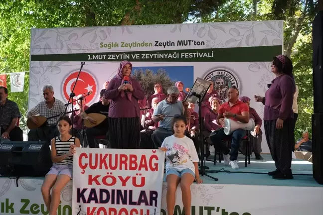 Mersin'de İlk Mut Zeytin ve Zeytinyağı Festivali'nde Şalvarlı Kadınlar Korosu Sahne Aldı