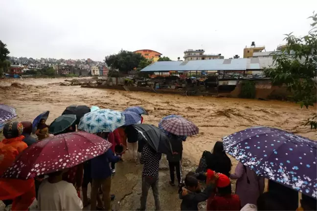 Nepal'de Heyelan ve Seller 104 Can Aldı