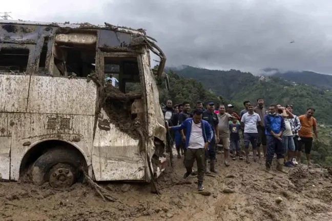 Nepal'deki Şiddetli Yağışlar 151 Can Aldı