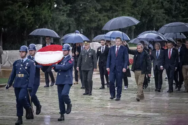 Almanya SPD Eş Genel Başkanı Klingbeil, Anıtkabir'i Ziyaret Etti