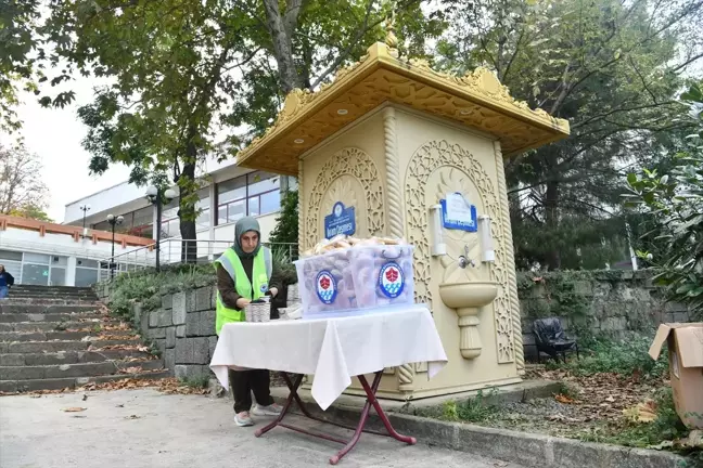 Trabzon Büyükşehir Belediyesi'nden Öğrencilere Sıcak Çorba İkramı