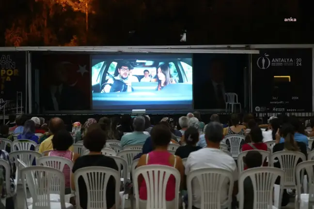 Uluslararası Antalya Altın Portakal Film Festivali Sinema TIR'ı 18 İlçeyi Dolaşıyor