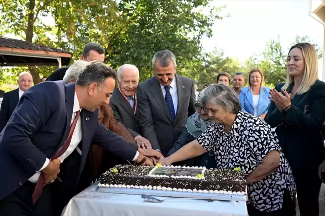 Edirne'de Dünya Yaşlılar Günü Kutlandı