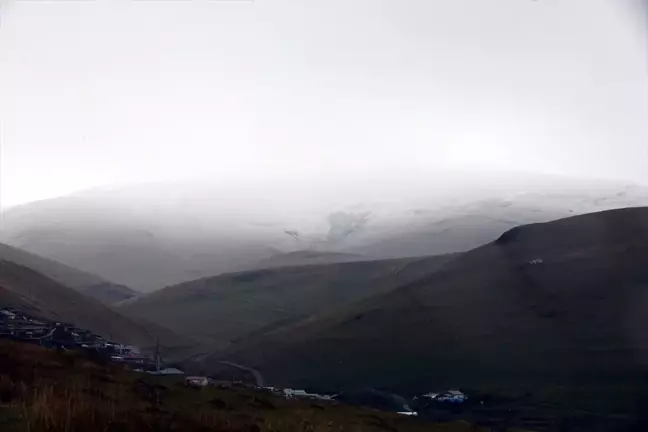 Ardahan'da Mevsimin İlk Karı Düştü