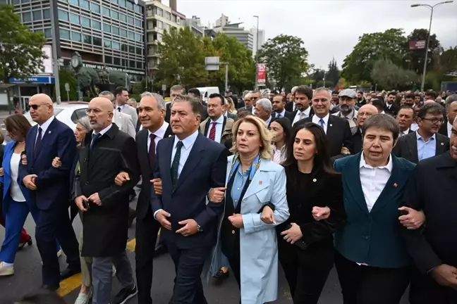 CHP ve Sendikalar, Okul Sorunlarına Dikkat Çekmek İçin Eylem Yaptı