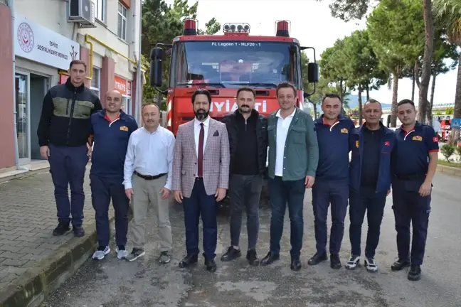 Espiye Müftüsü, İtfaiye Personeline Kitap Hediye Etti