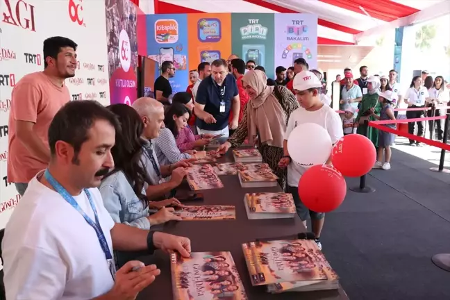 Gönül Dağı Oyuncuları TEKNOFEST'te Hayranlarıyla Buluştu