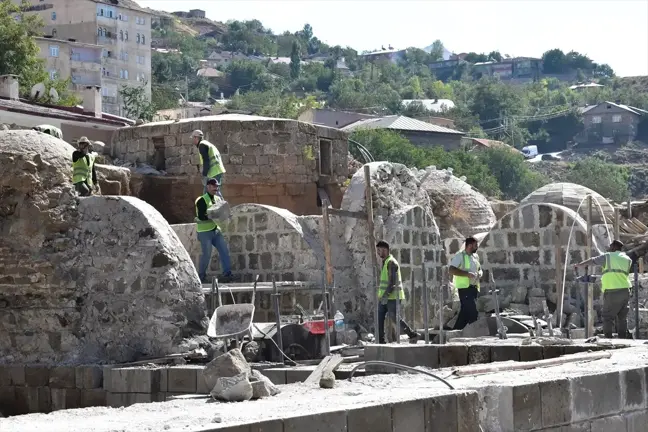 Bitlis'teki Tarihi Yapıların Restorasyonu Sürüyor