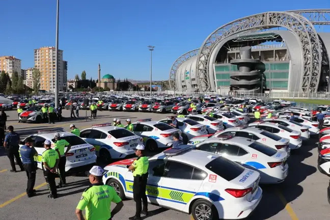 Kayseri Emniyet Müdürlüğü'ne 244 Yeni Araç Teslim Edildi
