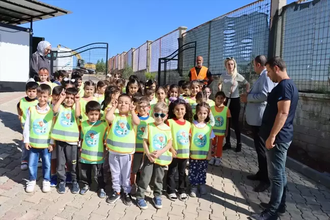 Öğrenciler Dünya Hayvanları Koruma Günü'nde Bakımevini Ziyaret Etti