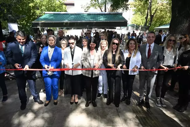 Polis Eşleri Derneği Edirne'de Kermes Düzenledi