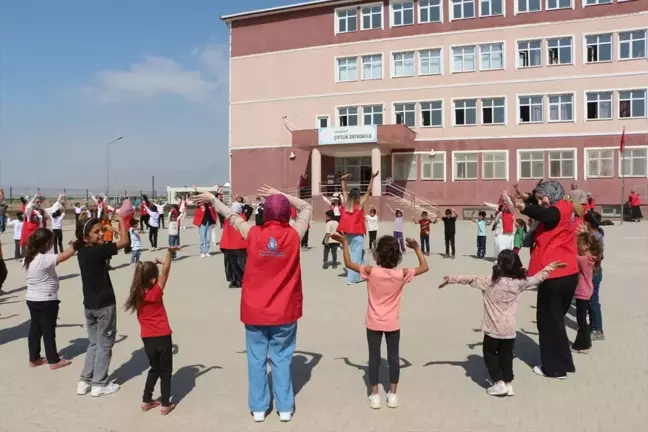 Damla Gönüllülük Hareketi Şırnak'ta Etkinlik Düzenledi