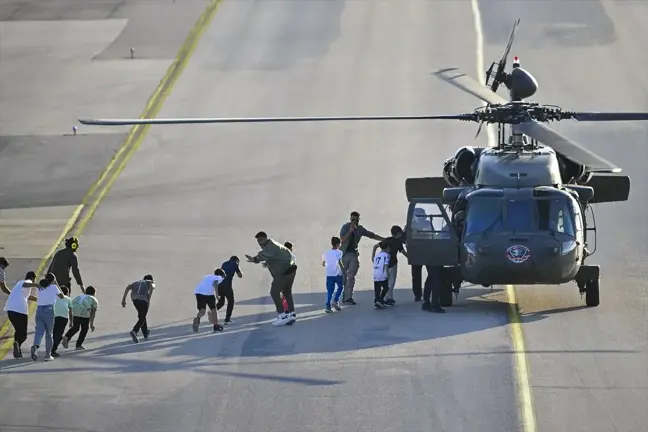 TEKNOFEST'te Öğrencilere Helikopterle Uçuş Deneyimi