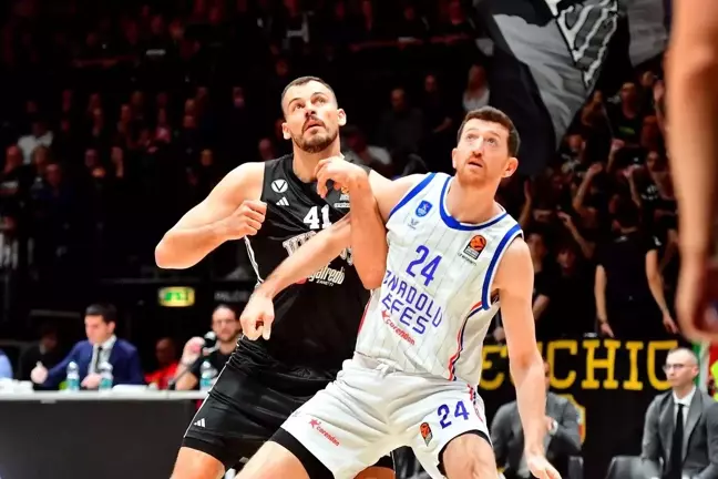 Anadolu Efes, EuroLeague'de Virtus Bologna'yı Geçti