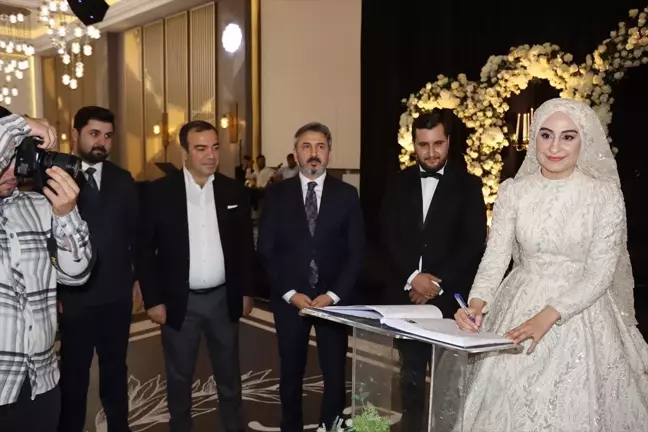 Bakan Yardımcısı Ahmet Aydın, Düğün Töreninde Nikah Şahitliği Yaptı