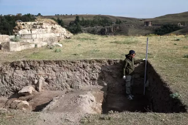 Ahlat'ta Eski Şehir Kalesi Kazılarında Orta Çağ Sarnıcı Bulundu