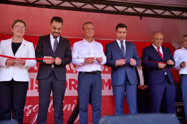 CHP Lideri Özgür Özel, Emekli Maaşlarını Asgari Ücrete Eşitleyeceklerini Açıkladı