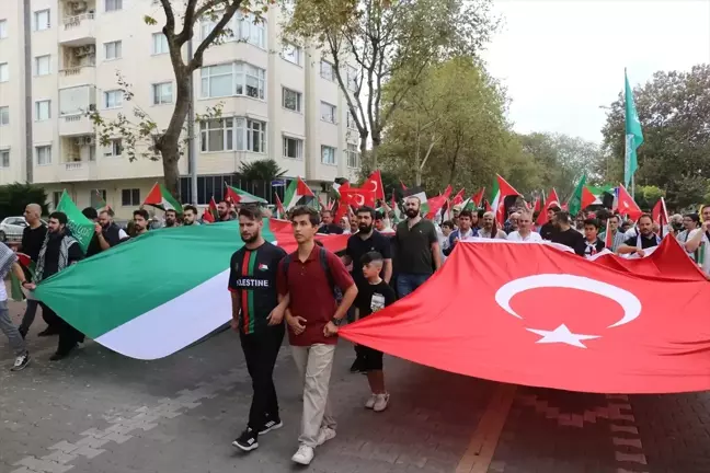 Yalova'da İsrail Saldırılarına Karşı Protesto Yürüyüşü