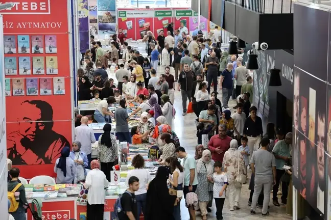 Kocaeli Kitap Fuarı'na Yoğun İlgi: 282 Bin Ziyaretçi