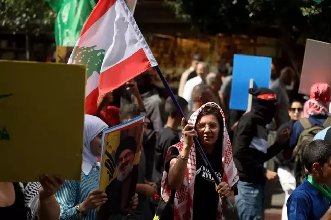 Filistinliler Batı Şeria'da İsrail'in Gazze Savaşını Protesto Etti