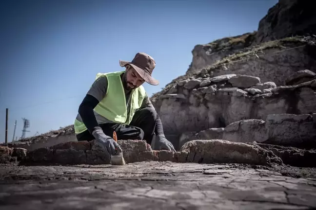 Pulur Höyük'teki Kazılarda 7 Bin Yıllık Buluntular Tez Çalışmalarına Konu Oluyor