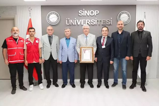 Sinop Üniversitesi'ne Türk Kızılay'dan Bronz Madalya