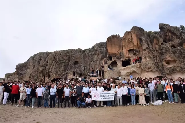 Afyonkarahisar'da Üniversite Öğrencilerine 'Gelin Tanış Olalım' Projesi Kapsamında Gezi Düzenlendi