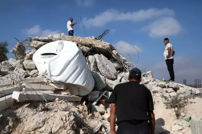 İsrail Güçleri El-Halil'de Filistinlilere Ait Evi Yıktı