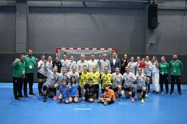 Bursa Büyükşehir Belediyespor, EHF Kadınlar Avrupa Kupası'nda Bir Üst Tura Yükseldi