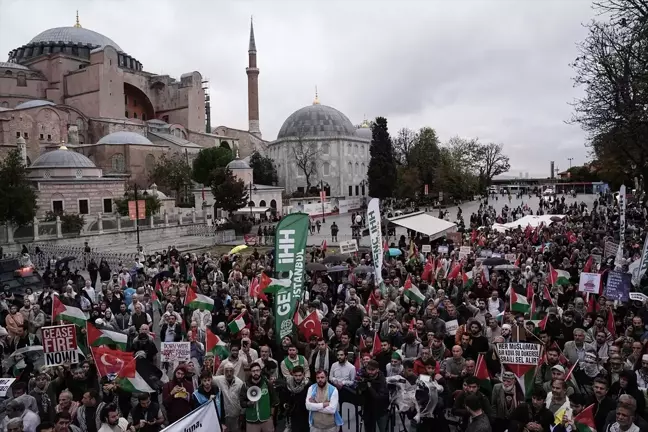 İHH ve STK'lar Gazze'ye Destek İçin Yürüdü