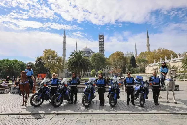 İstanbul'da Kadın Zabıta Ekipleri Seyyar Satıcılara ve Dilencilere Müdahale Ediyor