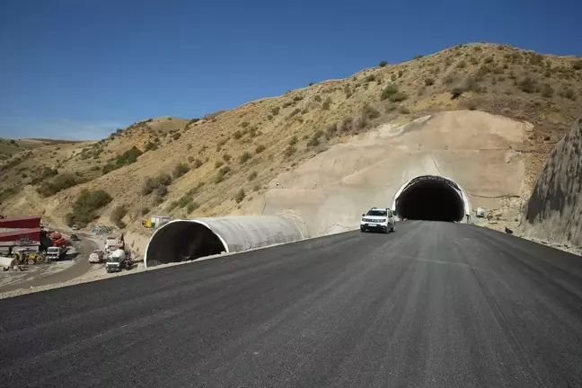 Açılışa hazırlanan T-1 tüneliyle Yüksekova'ya daha güvenli ulaşılacak