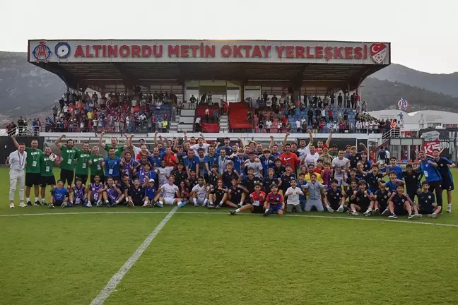 Altınordu, Kastamonuspor'u 1-0 mağlup ederek liderliğe gözdağı verdi