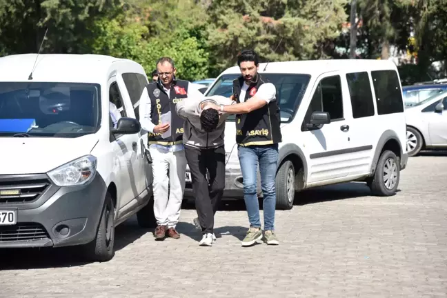 Antalya'da Apartmana Ateş Açan Üç Şüpheli Yakalandı