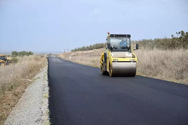 Edirne'de Köy Yolları Sıcak Asfaltla Yenileniyor