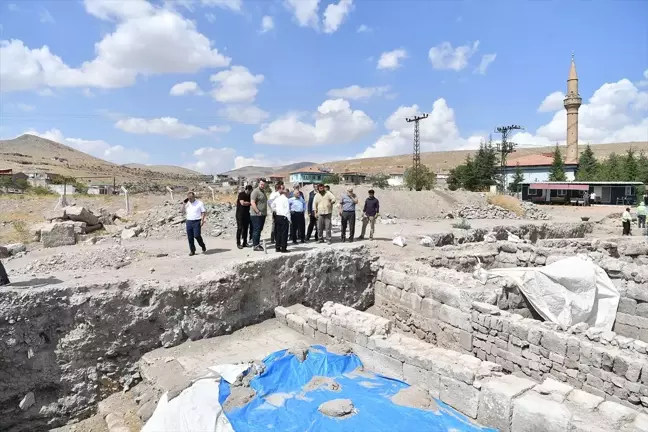 Kazı Çalışmalarıyla Tarihe Işık Tutuluyor