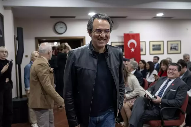 Kolombiyalı Yazar Juan Gabriel Vasquez, 'Kurmacanın Yeri' Konferansında