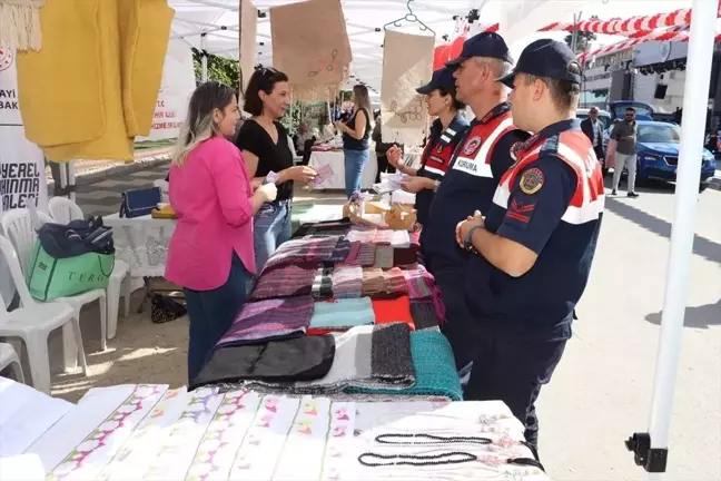 Kırşehir'de Jandarma, Kadın Esnafı Bilgilendirdi