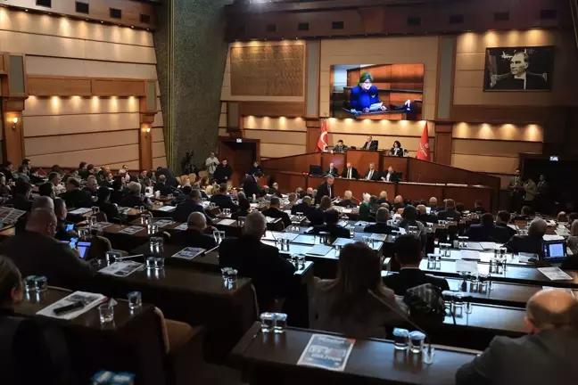 İBB Meclisi, Metro Hattı Projeleri İçin Borçlanma Taleplerini Onayladı