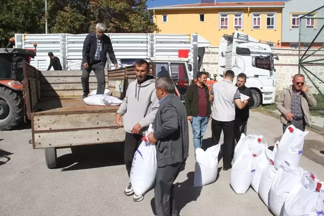 Beyşehir'de Çiftçilere Kırmızı Mercimek Dağıtımı Yapıldı