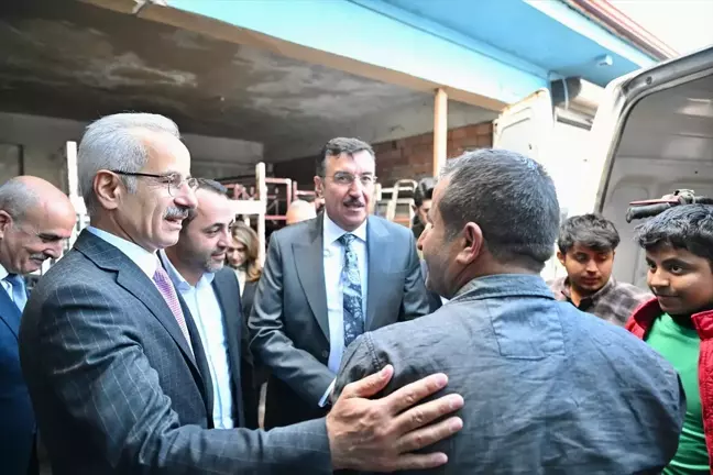 Bakan Uraloğlu Malatya'da Depremzedeleri Ziyaret Etti