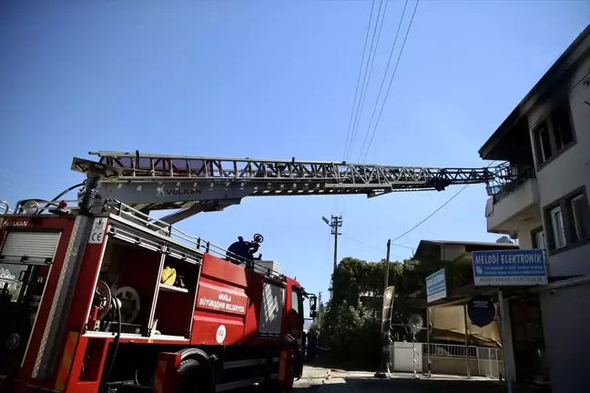 Fethiye'de Yangın: Çocuk Oyun Oynarken Ev Kullanılamaz Hale Geldi