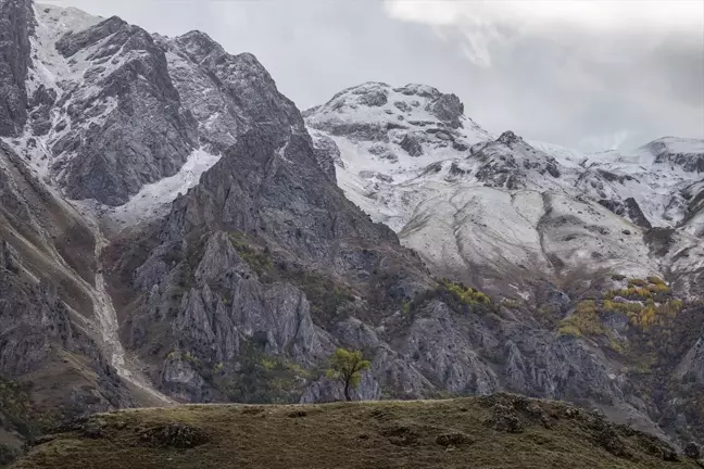 Tunceli'de Dağlar Karla Kaplandı