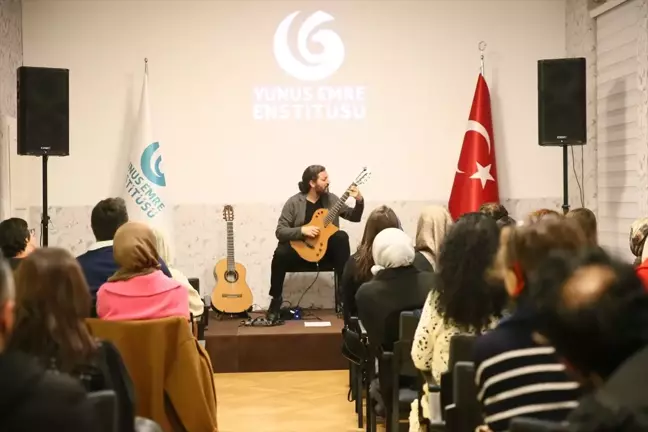 Viyana'da Mikrotonal Gitar Dinletisi Yoğun İlgi Gördü